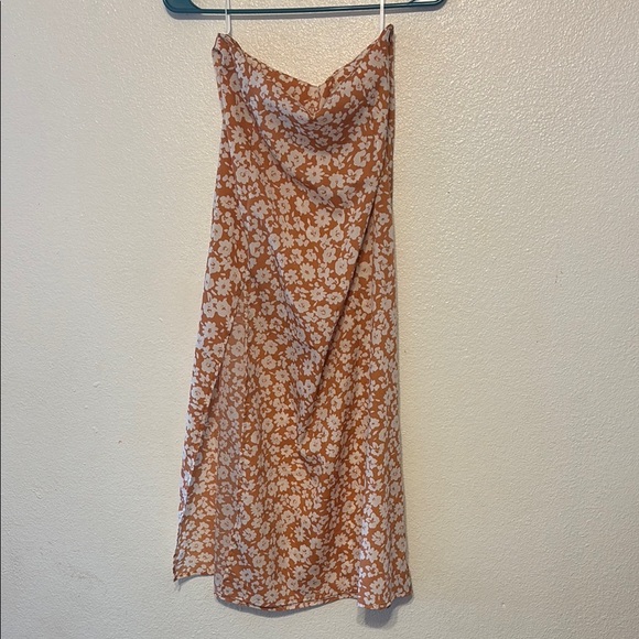 Floral‎ Orange Skirt - Picture 1 of 3
